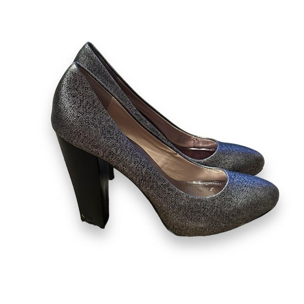 Calvin Klein Elita Cosmopolitan Stacked Pump Heels in Metallic Silver‎ Sz 8.5